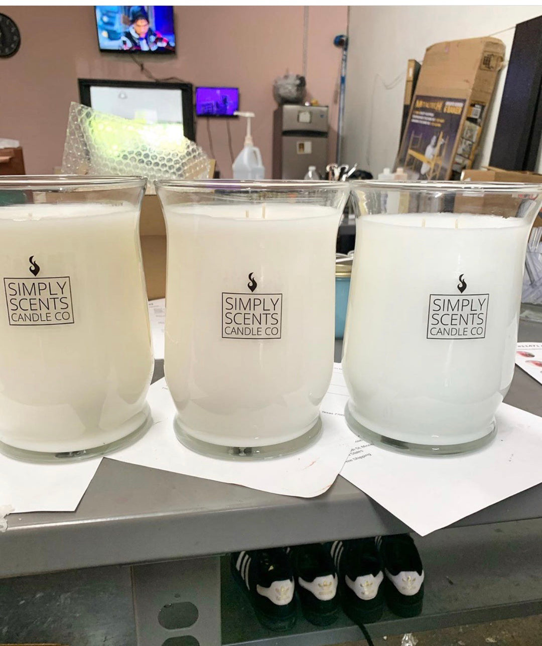 The All-White 72 oz. Signature Candle
